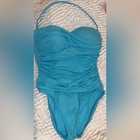 Gorgeous turquoise This bandini swimsuit from La Blanca - Picture 8 of 8